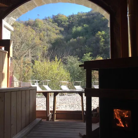 Borgo Corniola Naturista Bed and breakfast