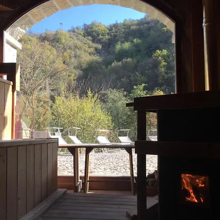 Borgo Corniola Naturista Bed & Breakfast
