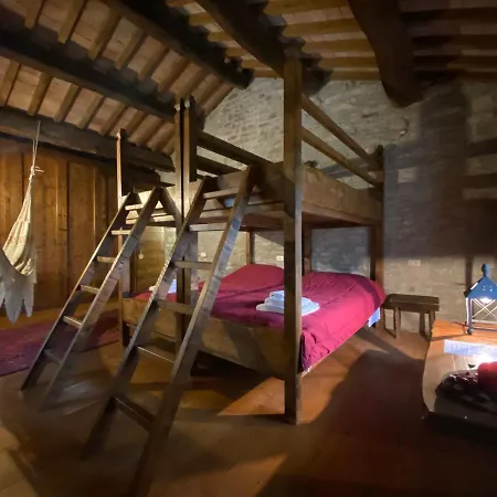 Borgo Corniola Naturista Bed and breakfast