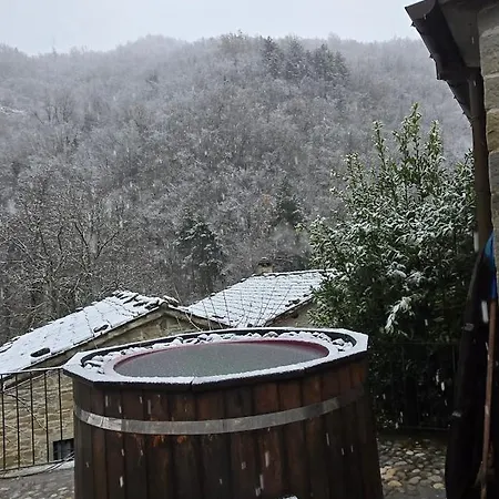 Borgo Corniola Naturista Bed and breakfast *
