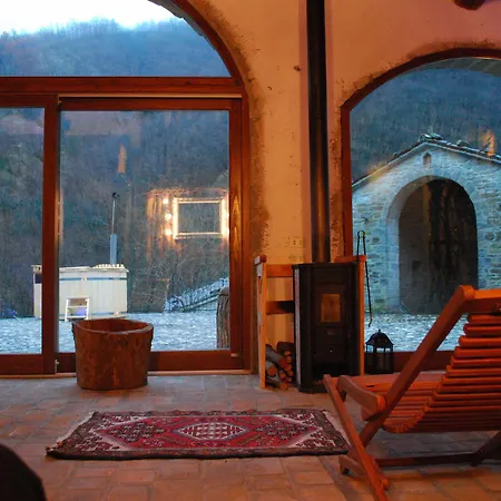 Borgo Corniola Naturista Bed and breakfast *