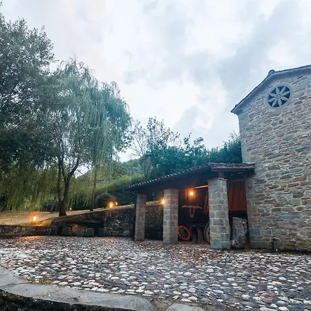 Borgo Corniola Naturista Bed and breakfast