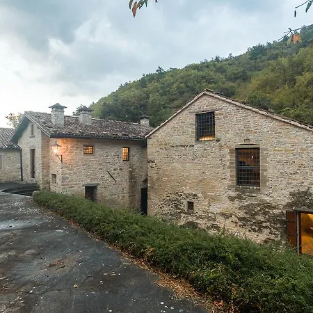 Borgo Corniola Naturista Bed and breakfast *