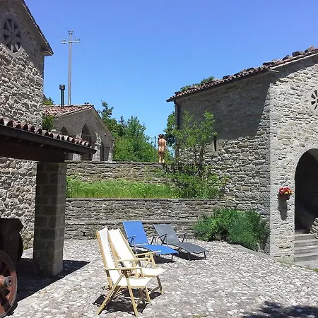 Borgo Corniola Naturista Bed & Breakfast *