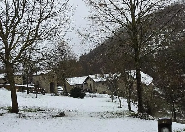 Borgo Corniola Naturista B&B