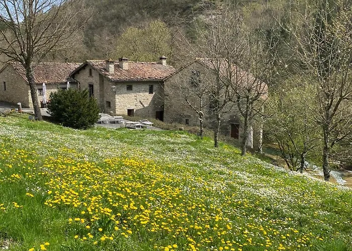 Borgo Corniola Naturista B&B