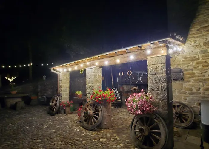 Borgo Corniola Naturista B&B *