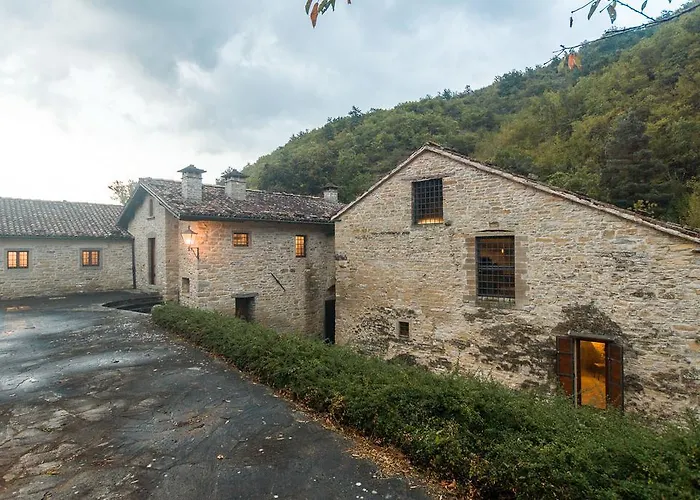 Borgo Corniola Naturista B&B *